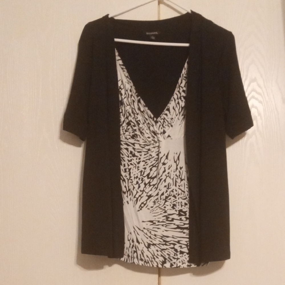 ✨George Black and White Blouse